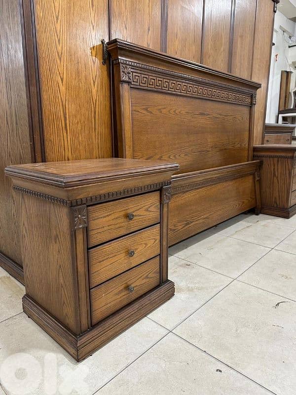 اوضة نوم ملكية خشب زان ولاتي كلا ملبسة قشرة سنديان 8