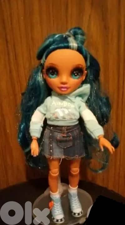 SKYLER BRADSHAW JUNIOR/smaller RAINBOW HIGH posable great doll=37$
