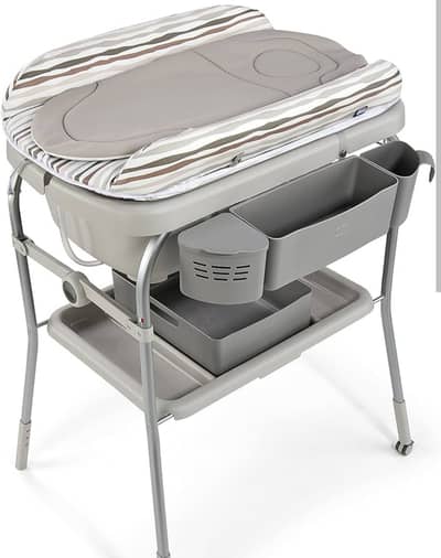 Chicco bathtub with stand and accessories