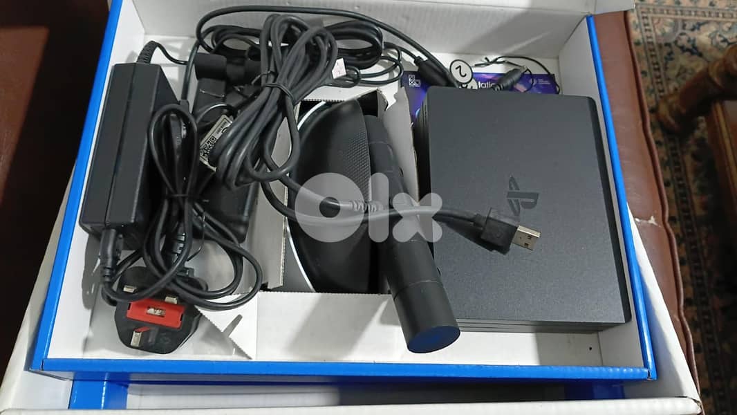 PS4 Slim 1 TB and PS VR 2