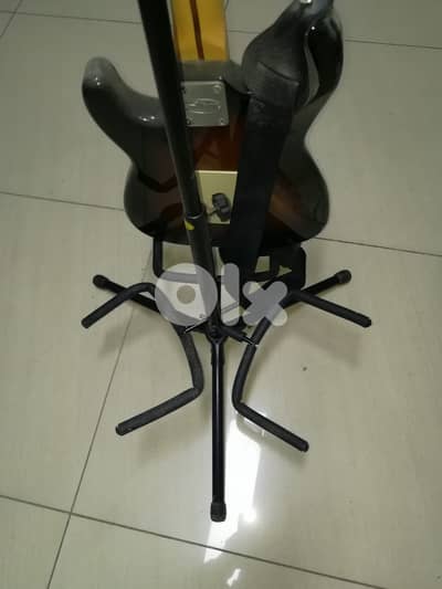 3 guitars metal stand