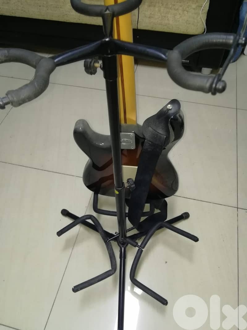 3 guitars metal stand 2