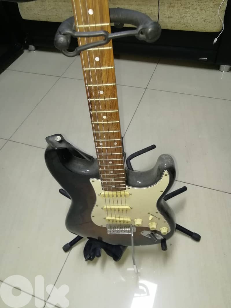 3 guitars metal stand 3