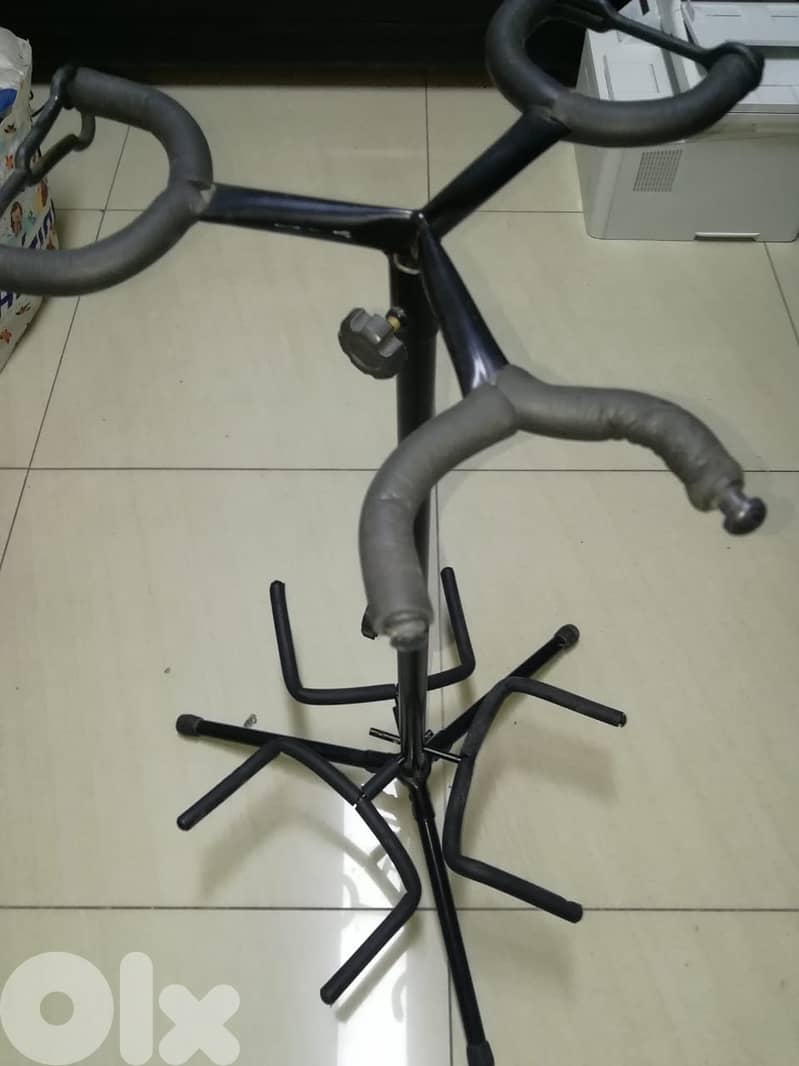 3 guitars metal stand 4