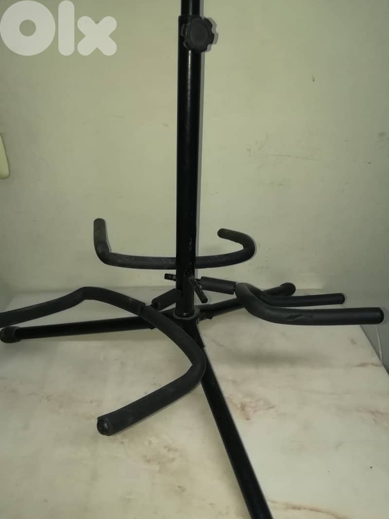 3 guitars metal stand 5