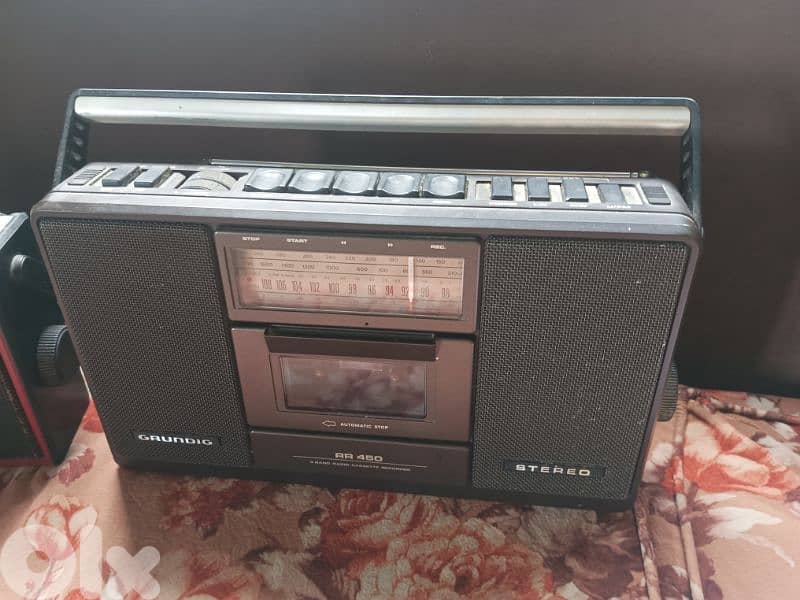 مسجلتين الماني بس راديو شغال تمام للبيع مع بعضن 1