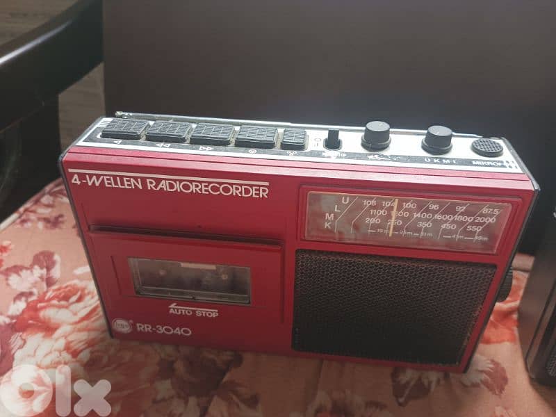 مسجلتين الماني بس راديو شغال تمام للبيع مع بعضن 2