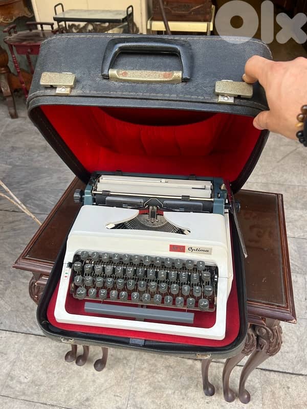 Optima Daro Vintage Typewriter dactylo (Arabic Keyboard 1