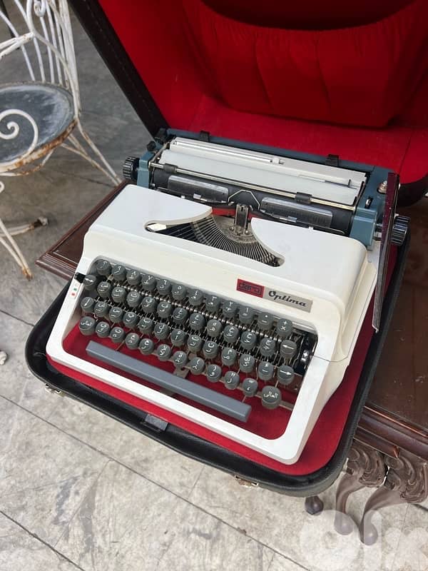 Optima Daro Vintage Typewriter dactylo (Arabic Keyboard 2