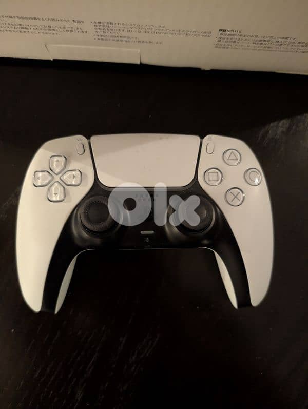 Playstation 5 825 gb amazing condition 3