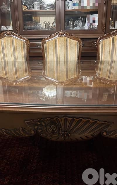 Dining Table with Chairs – Used, Good Condition