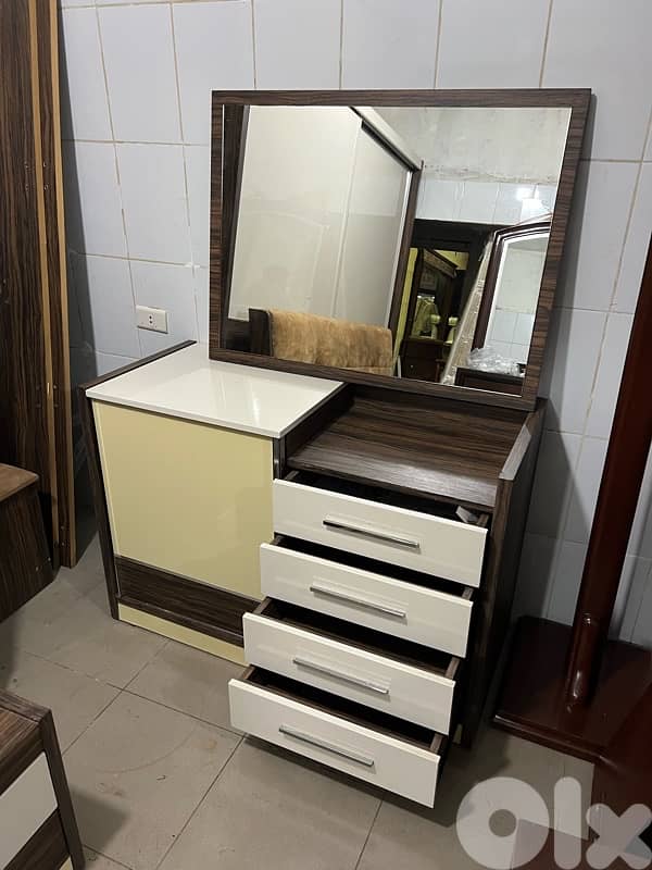 غرفة نوم شغل استقبال مستعملة شبه جديدة 5