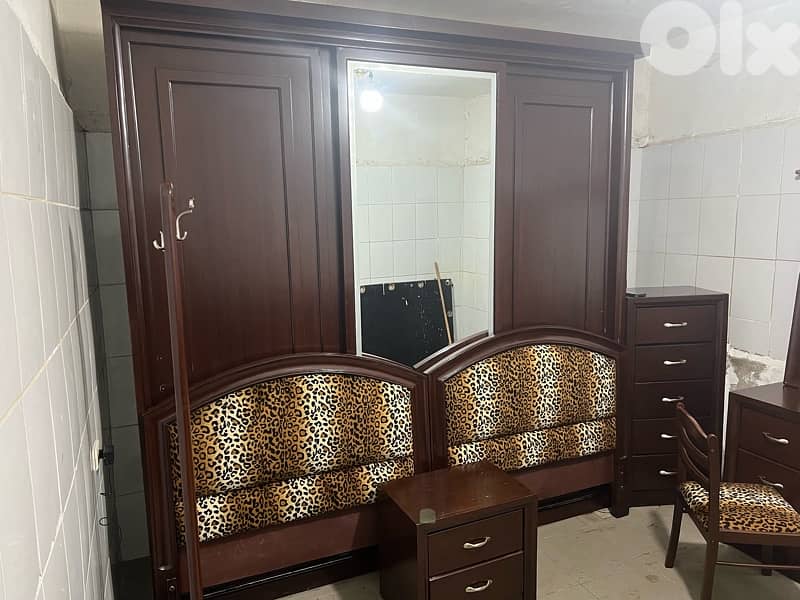 غرفة نوم تختين خشب زان ولاتي مستعملة شبه جديدة 6