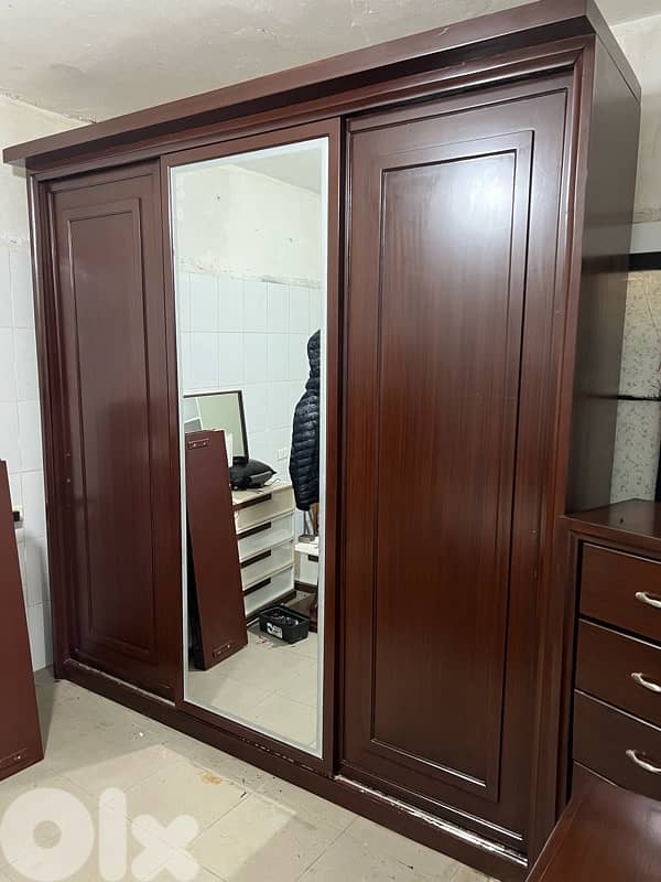 غرفة نوم تختين خشب زان ولاتي مستعملة شبه جديدة 8