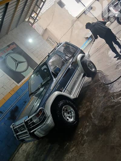 ميتسوبيشي باجيرو 1993