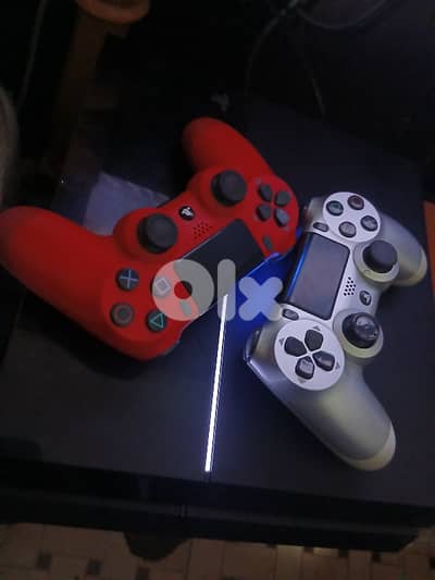 ps4 used super clean 2 controller 1original and 1 copy
