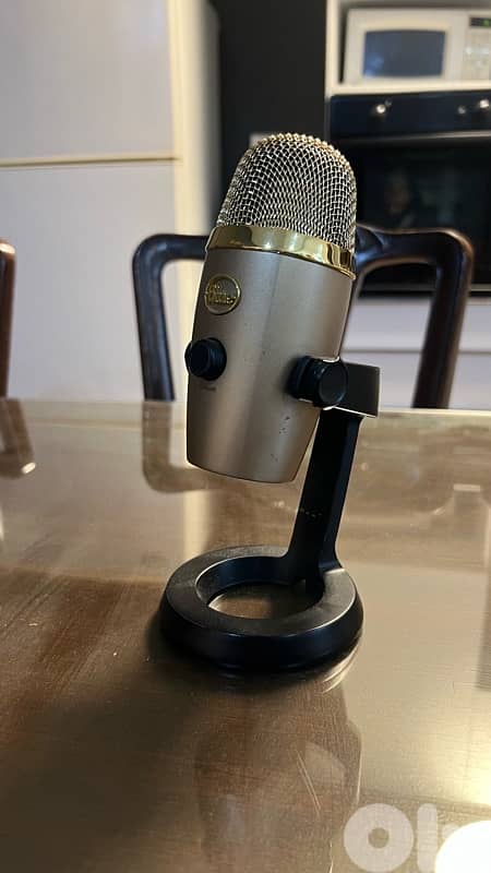 Blue Yeti Nano Mic 2