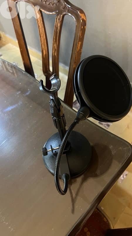 Mic Desk Stand + Pop Filter 1