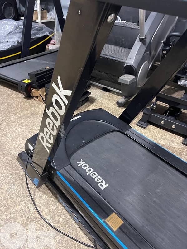 Treadmill reebook like new hold up to 120kg 5