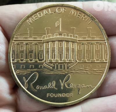 ميدالية أميركي صورة البيت الأبيض وإمضاء الرئيس رونالد ريغان