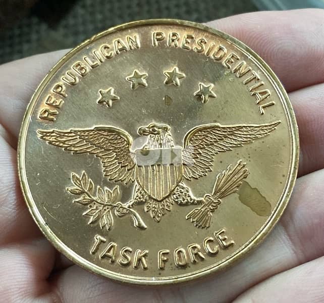 ميدالية أميركي صورة البيت الأبيض وإمضاء الرئيس رونالد ريغان 1