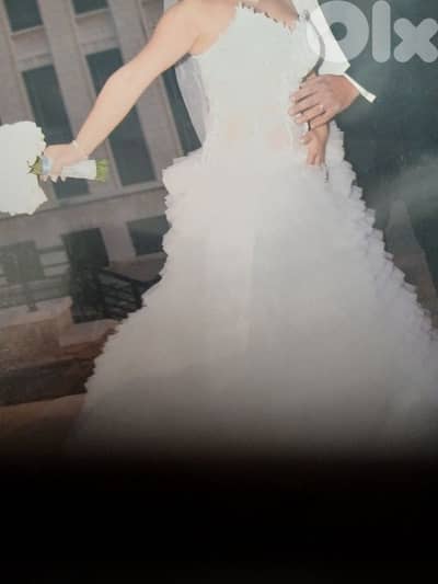 فستان عروس للأيجار