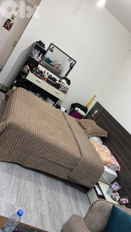 full bedroom for sale and s shoe closet 1
