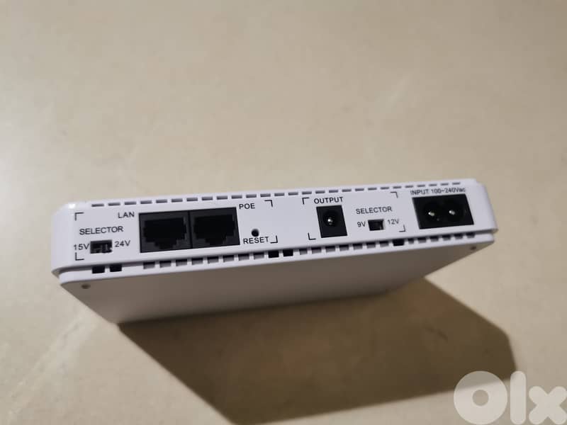 Router/ modem UPS, power bank, battery 4