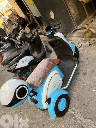 ترايسيكل كهربا خارق نضافة مصروف كهربا صفر بيمشي ٤٠  كم