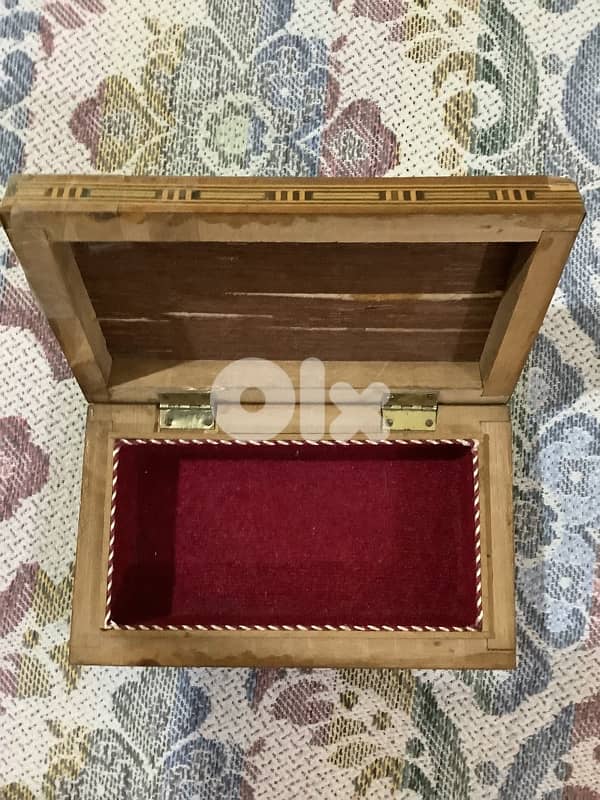 Wooden rectangular box 1