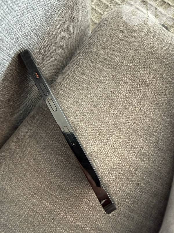 iPhone 14 Pro in a very good condition + Box 2