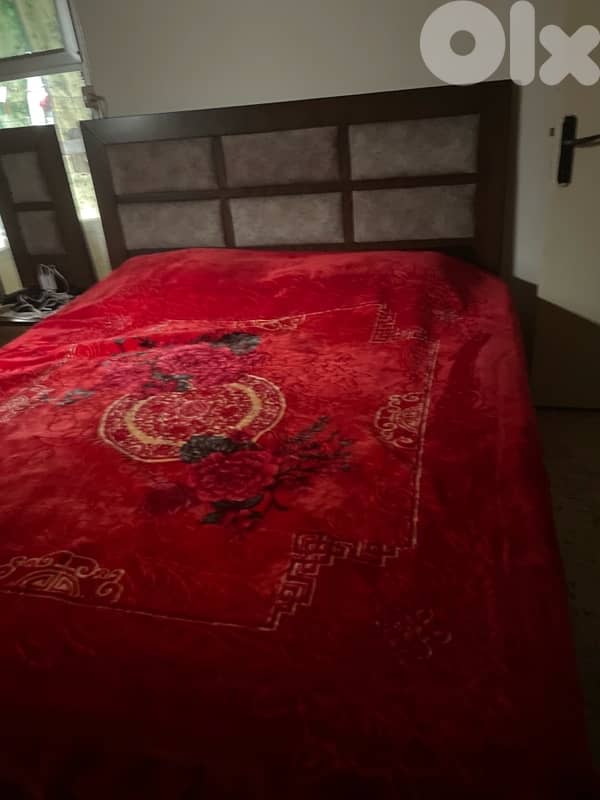 تخت و كومندينتين ومقعد مع كرستين 1