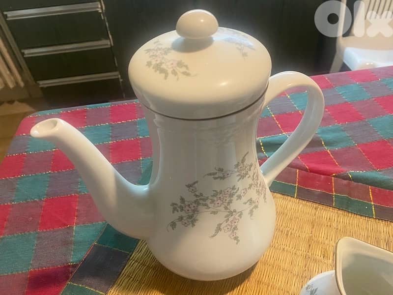 Complete Porcelain tea and coffee set 1