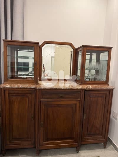Buffet with Vitrine top