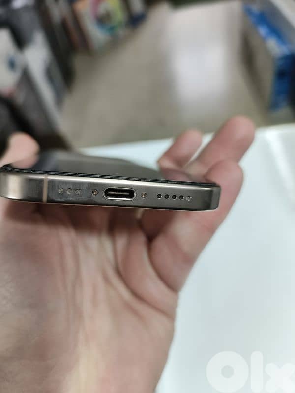 iphone 16 pro 256gb used 4