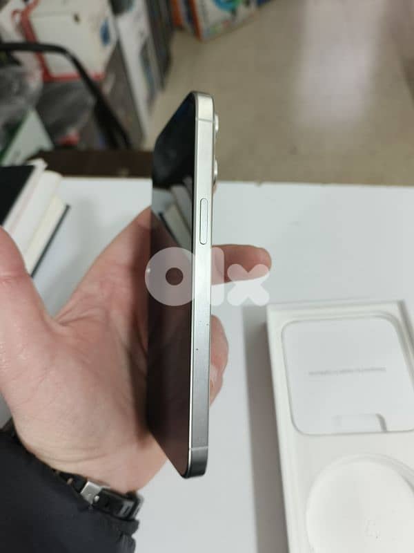 iphone 15 pro max 256gb  silver used 1