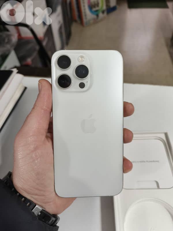 iphone 15 pro max 256gb  silver used 2