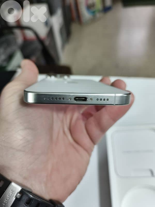 iphone 15 pro max 256gb  silver used 3