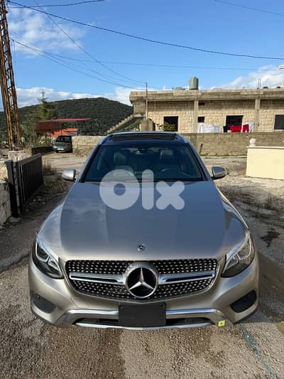 GLC 300 2019 ! 4matic ! Clean Carfax ! One Of A Kind !