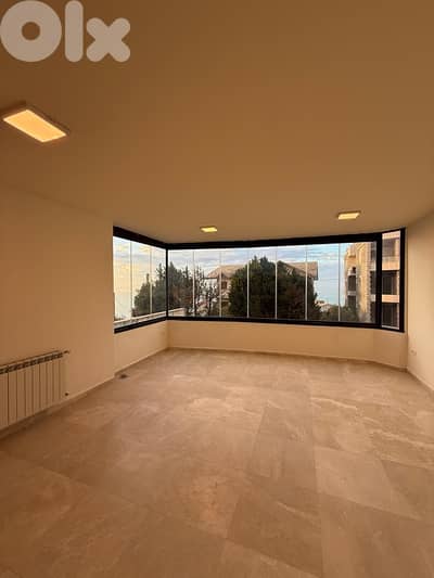 من المالك مباشرة شقة للإيجار في حالات – 450$ تراس 45 متر!