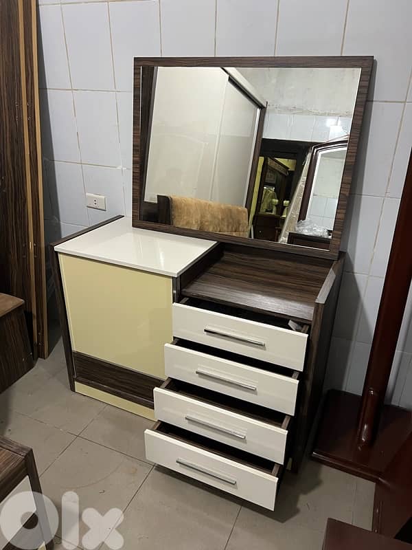 غرفة نوم شغل استقبال مستعملة شبه جديدة 3