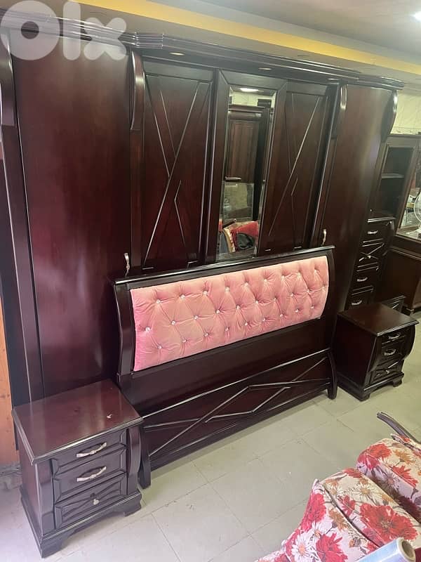 غرفة نوم خشب زان ولاتي ملكية شبه جديدة 1