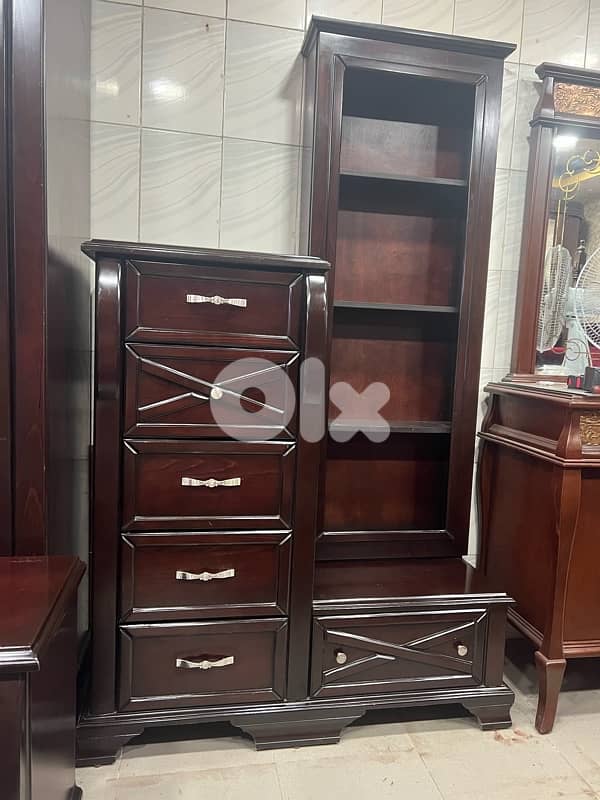 غرفة نوم خشب زان ولاتي ملكية شبه جديدة 5