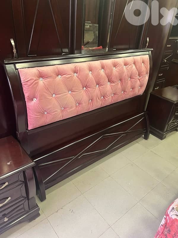 غرفة نوم خشب زان ولاتي ملكية شبه جديدة 6