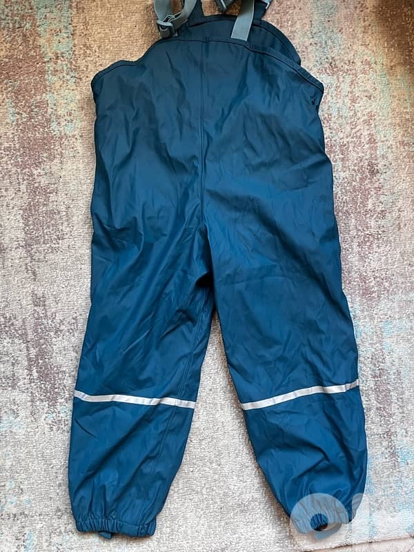 ORIGINAL L A P I L U RAIN new in tag-from 3-8 yrs 10