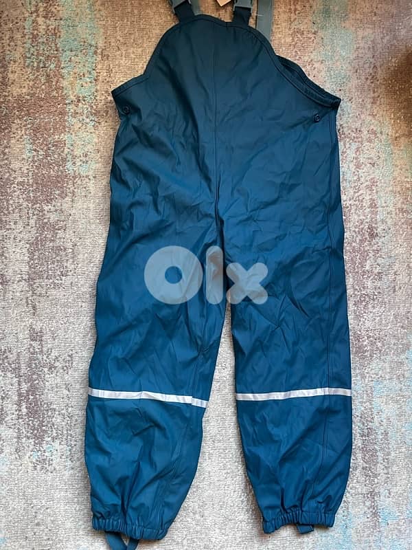 ORIGINAL L A P I L U RAIN new in tag-from 3-8 yrs 11