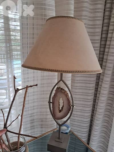 lamp with valve stone