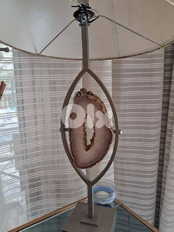 lamp with valve stone 1