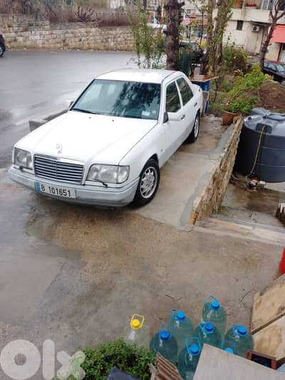 مرسيدس بنز إي-كلاس 1992