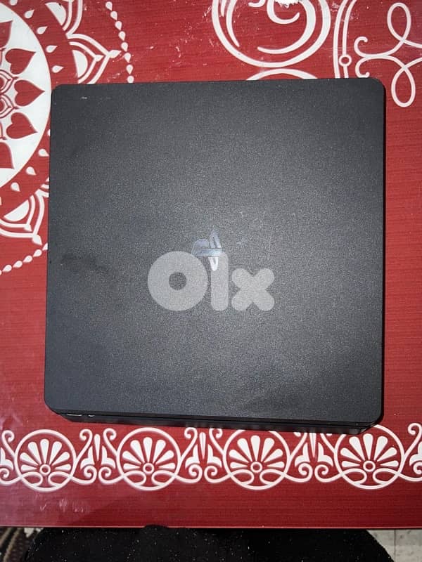 ps4 slim 1terri +5CD 1